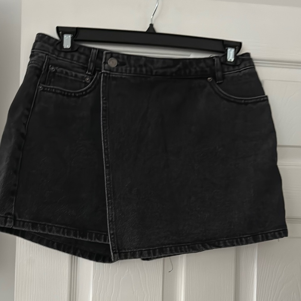 Future collective Black Denim Mini shorts- Skirt size8